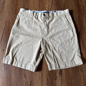 Men’s Tommy Hilfiger Tan Flat Front Shorts Size 36